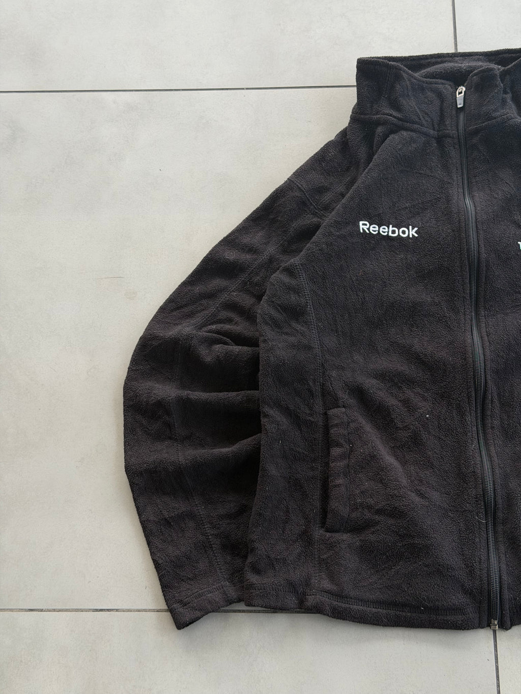 REEBOK FLEES THE SHARK JACKET- M