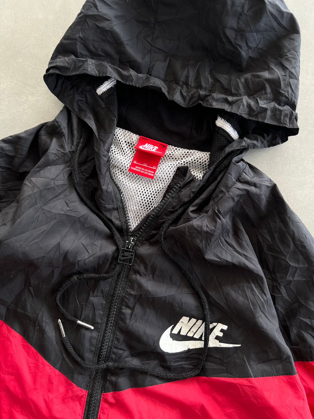 NIKE HOODIE VINTAGE JACKET- M