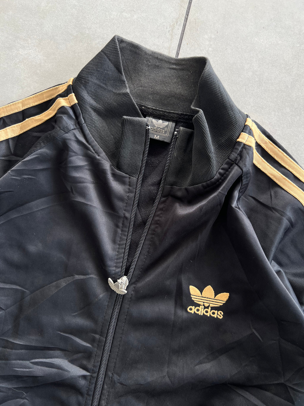 ADIDAS ORGINALS GOLDEN STRIPE VTG JACKET- M