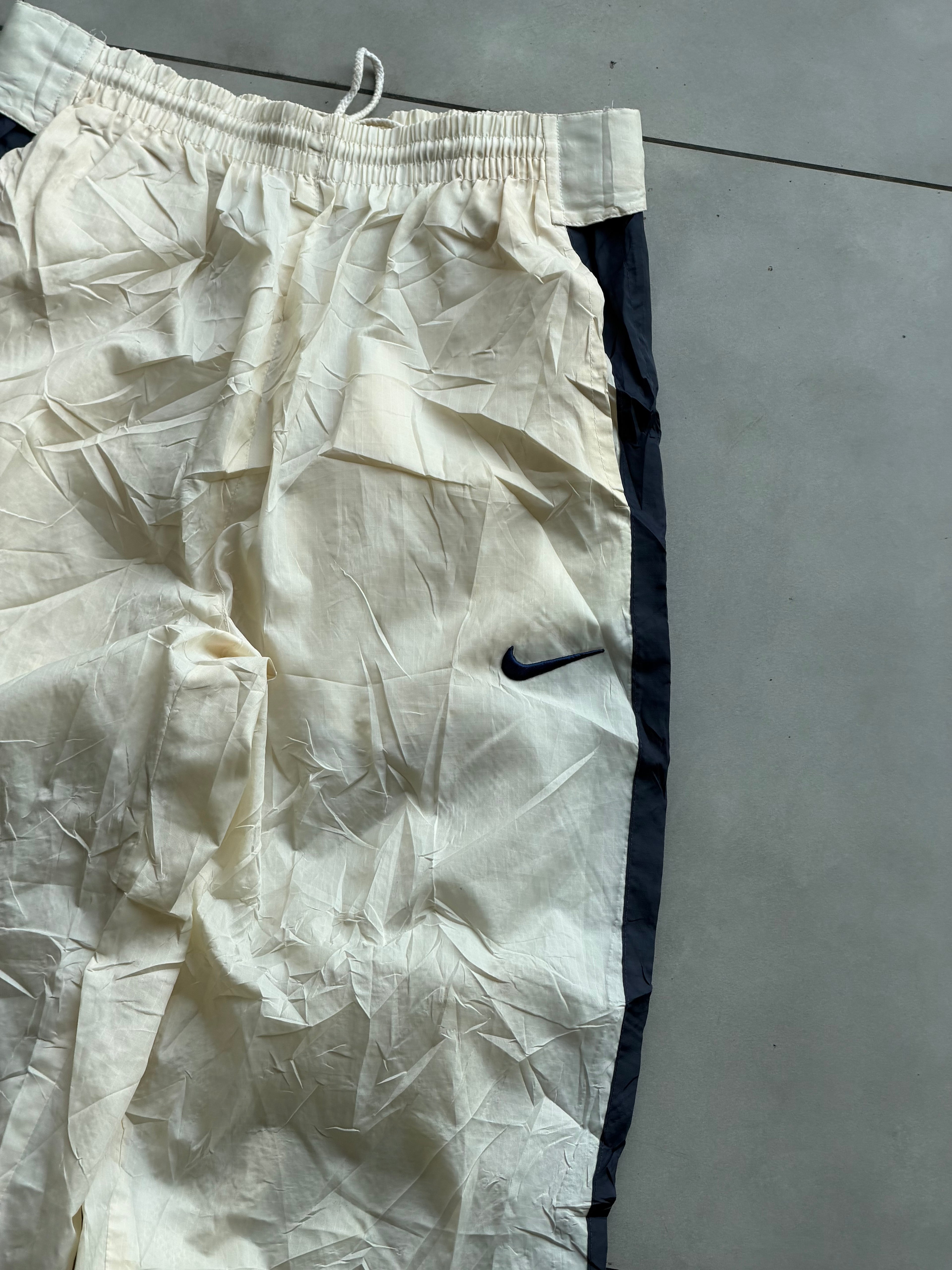 NIKE 90’s NYLON TRACK PANT- 30
