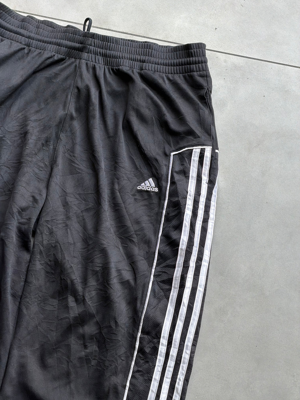 ADIDAS STRIPE VTG BAGGY TRACK- 32