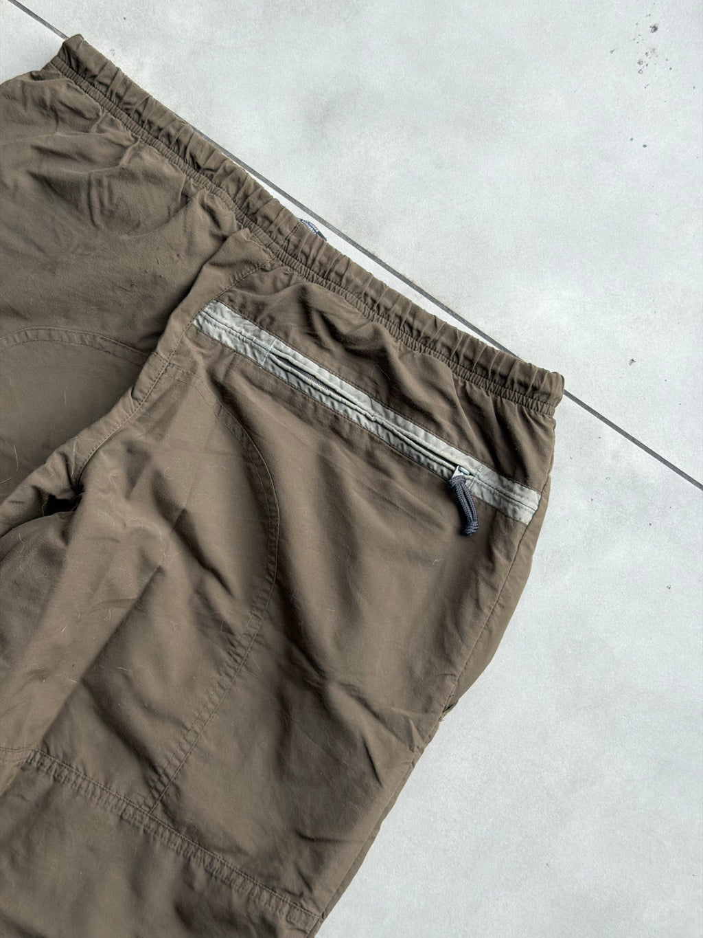 NIKE NYLON VTG PARACHUTE TRACK PANT- 32