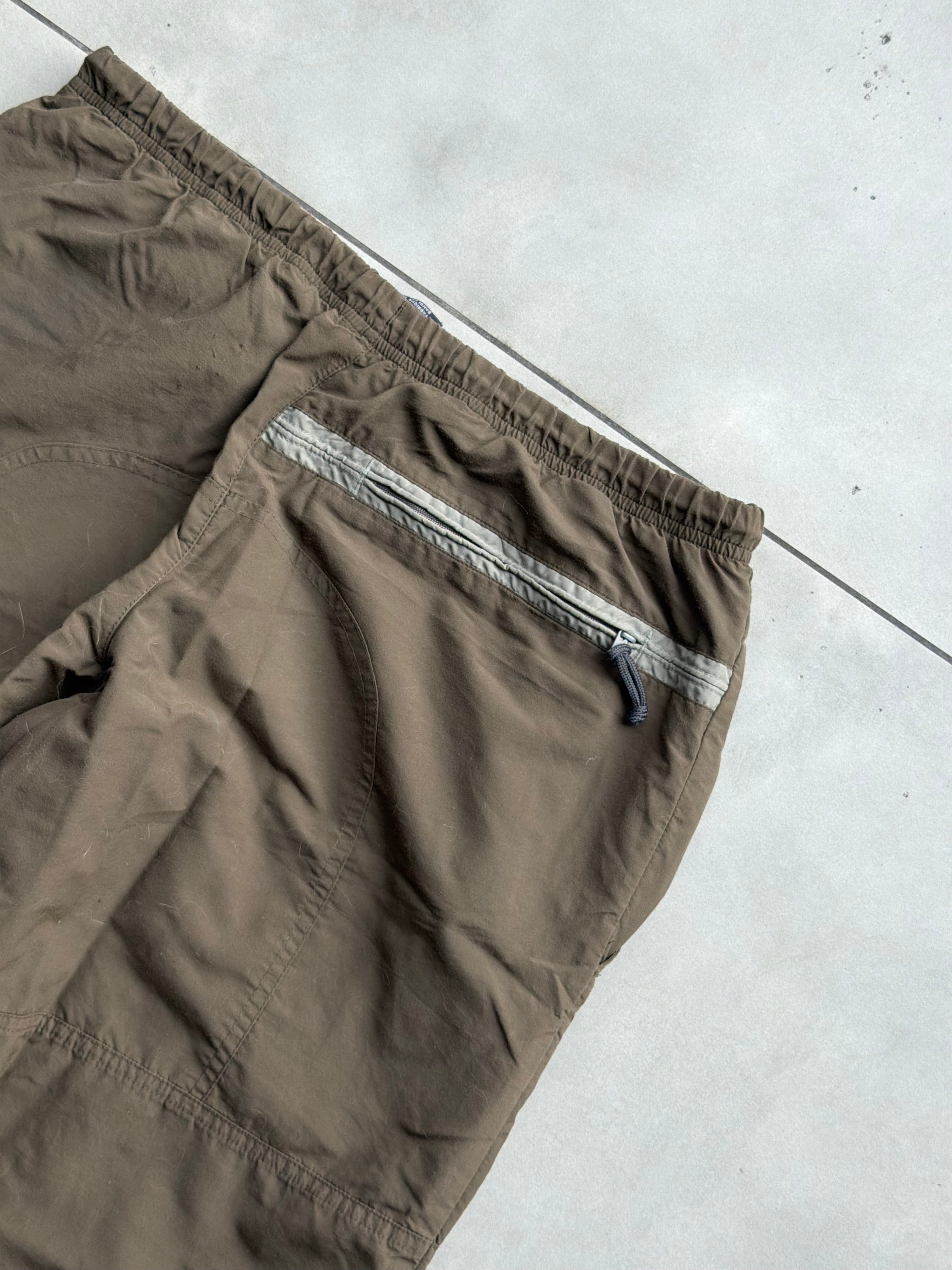 NIKE NYLON VTG PARACHUTE TRACK PANT- 32
