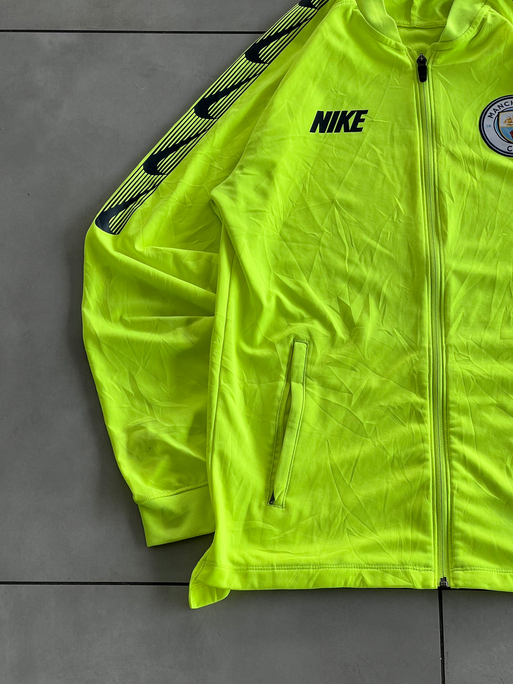 MANCHESTER CITY FOOTBALL VINTAGE JACKET- S