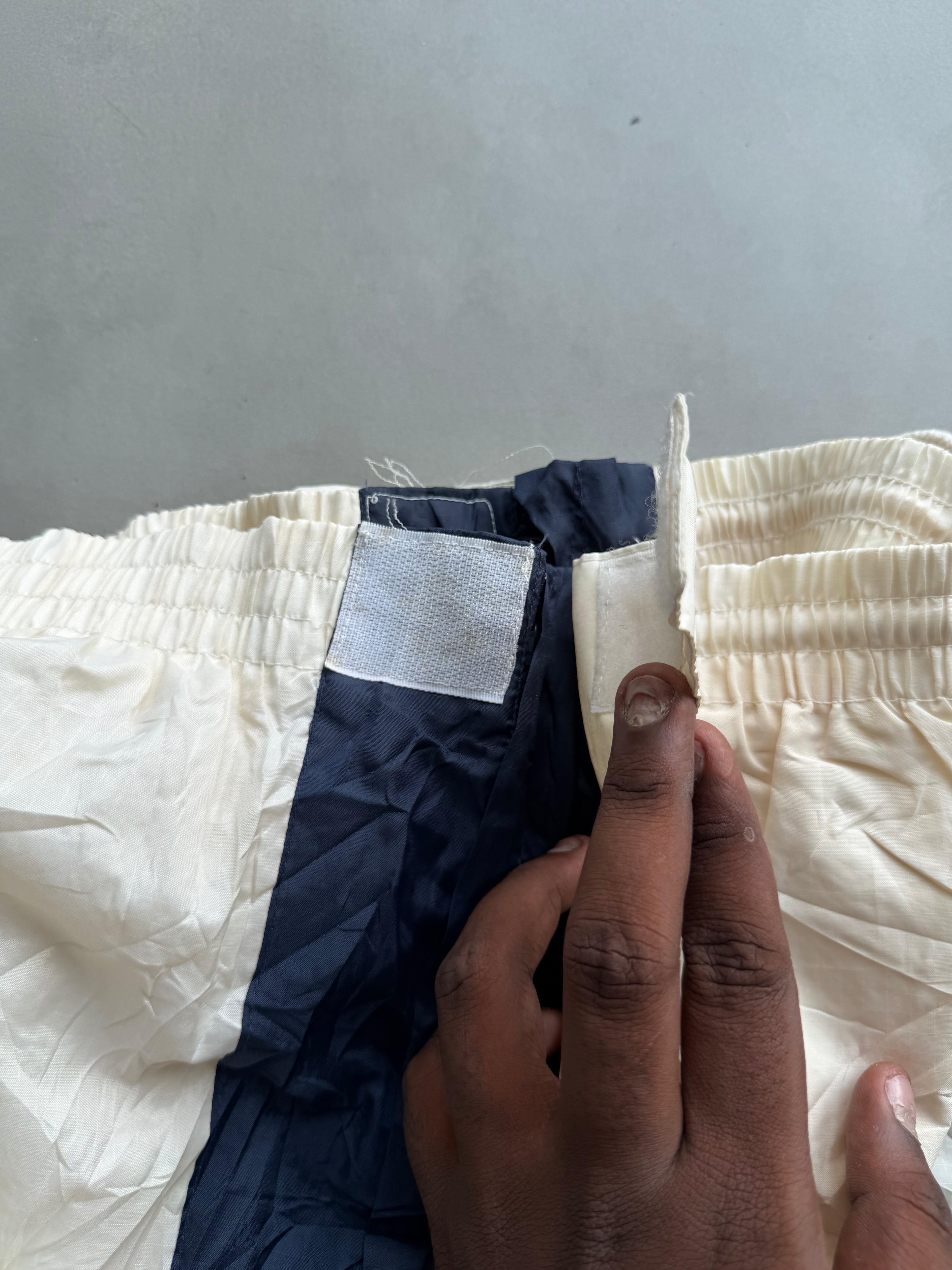 NIKE 90’s NYLON TRACK PANT- 30