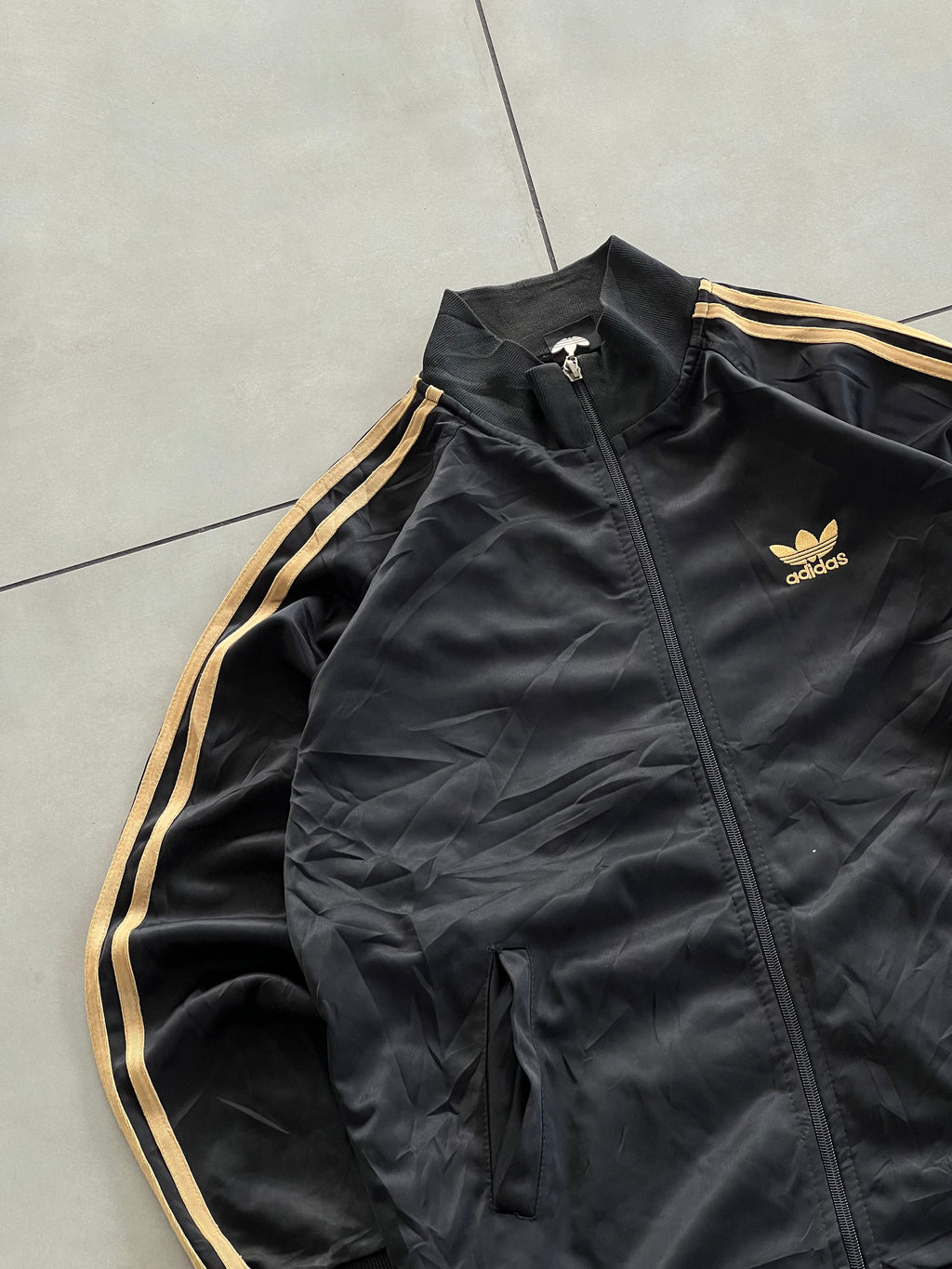 ADIDAS ORGINALS GOLDEN STRIPE VTG JACKET- M