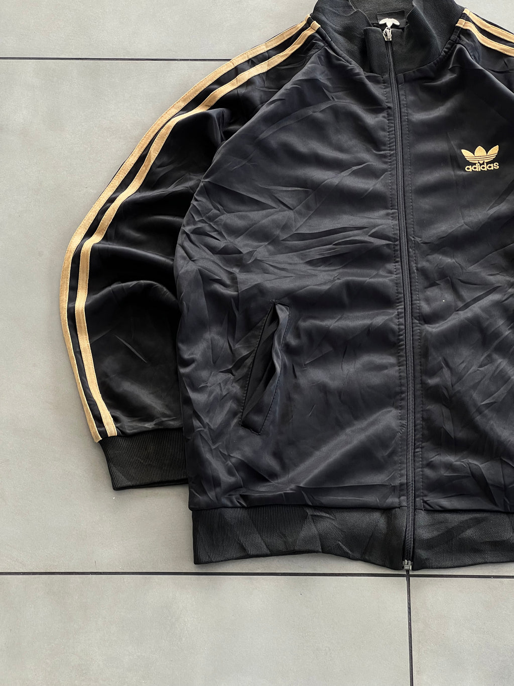 ADIDAS ORGINALS GOLDEN STRIPE VTG JACKET- M
